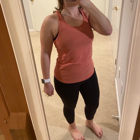 Lululemon Yogi Everyday Tank Heathered Cape Red 4 - Picture 5 of 9